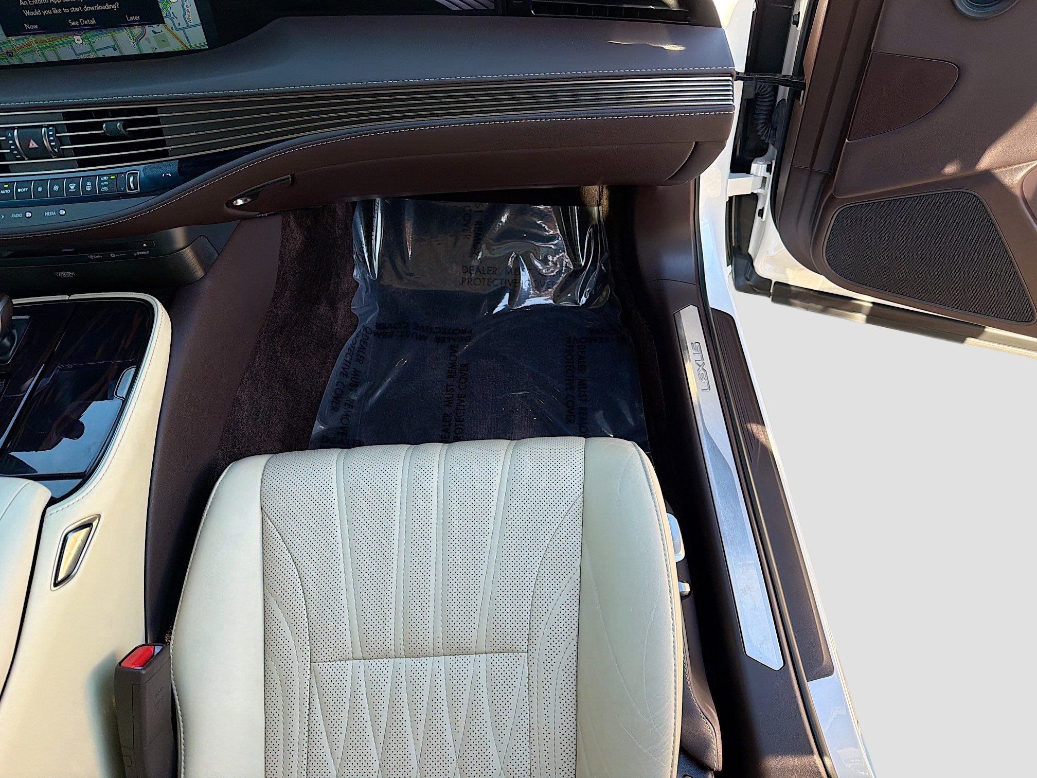 Used 2020 Lexus LS 500 w/ Interior Upgrade Package image 18