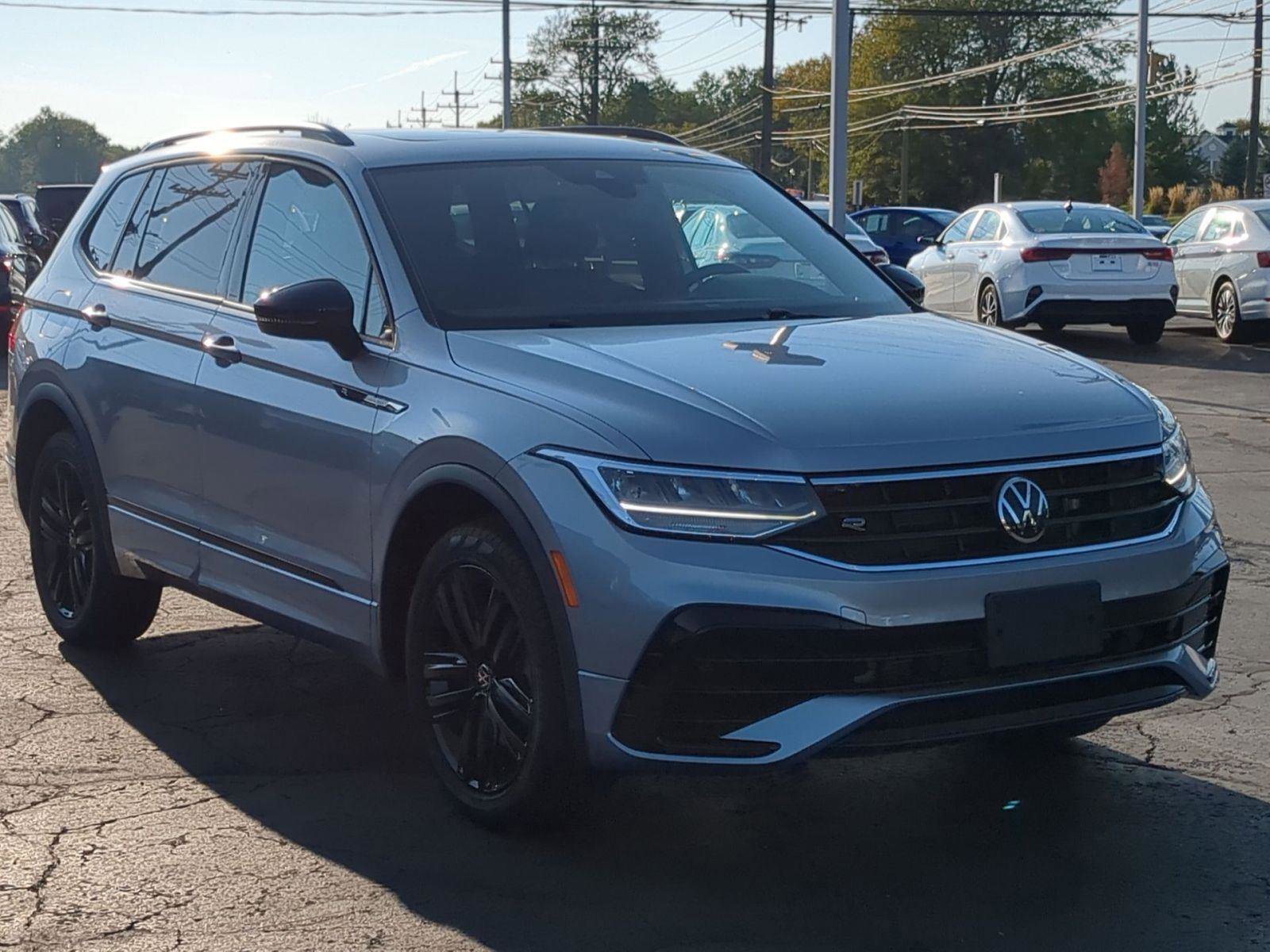 Used 2022 Volkswagen Tiguan SE R-Line image 8