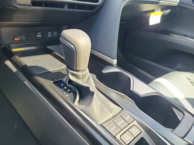 Used 2026 Toyota Camry SE w/ Multimedia Upgrade Package image 12