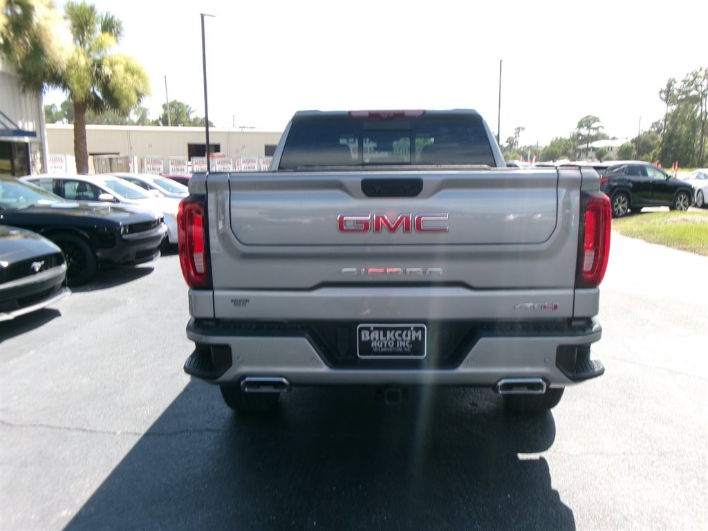 Used 2024 GMC Sierra 1500 AT4 w/ Technology Package image 4