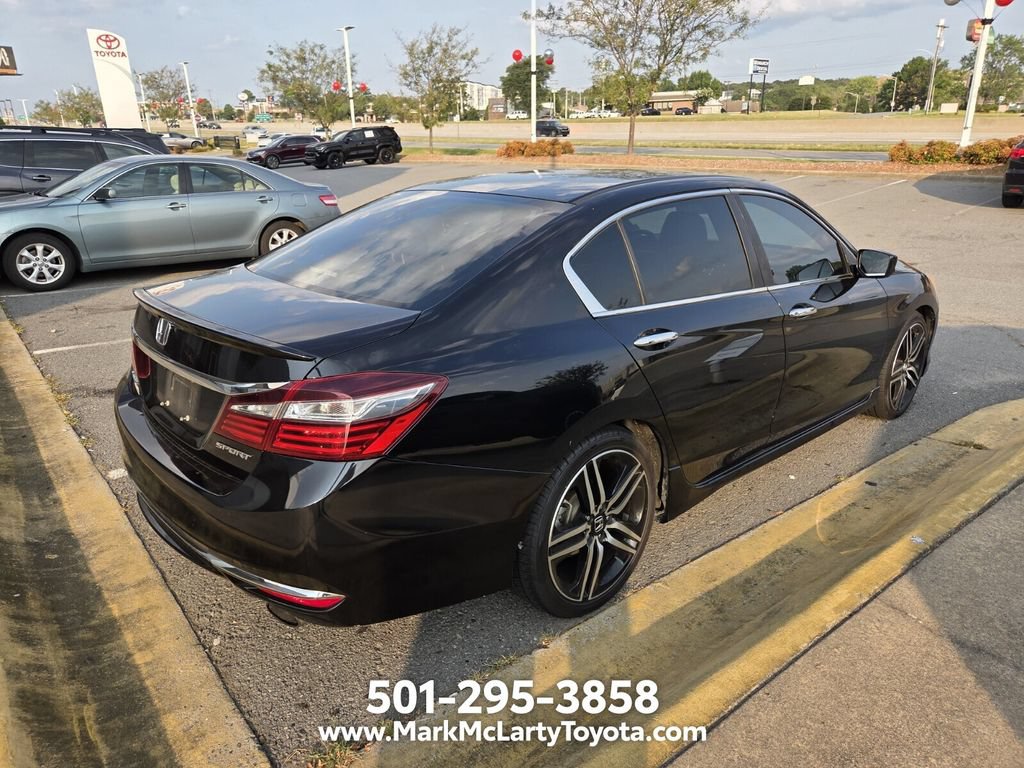 Used 2017 Honda Accord Sport image 10