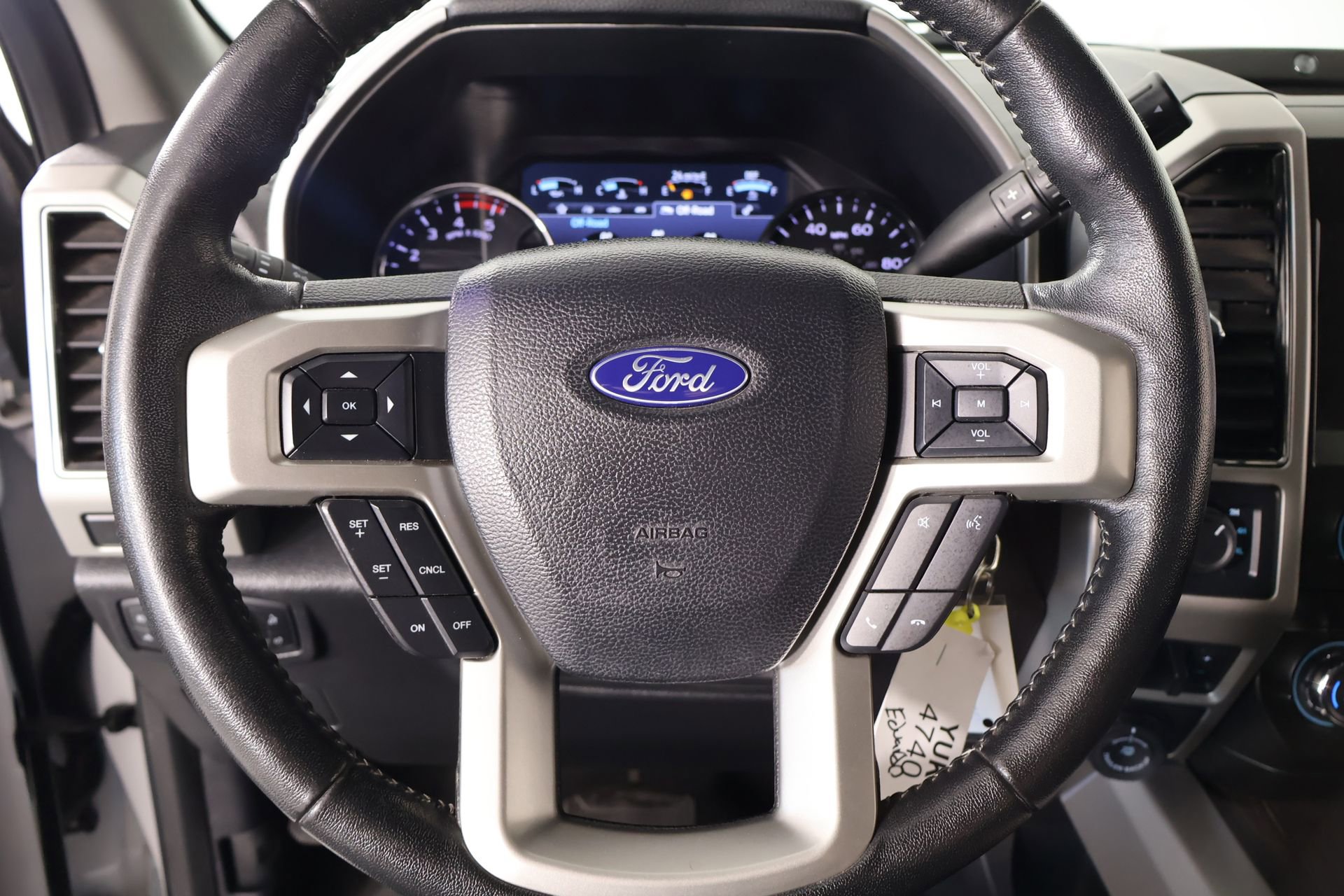 Used 2020 Ford F250 Lariat w/ Lariat Value Package AWD/4WD image 3