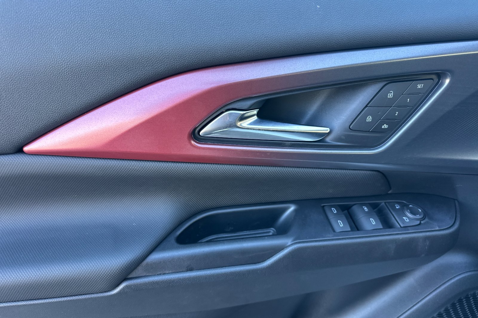 New 2026 Chevrolet Equinox EV RS w/ Convenience Package II FWD image 11