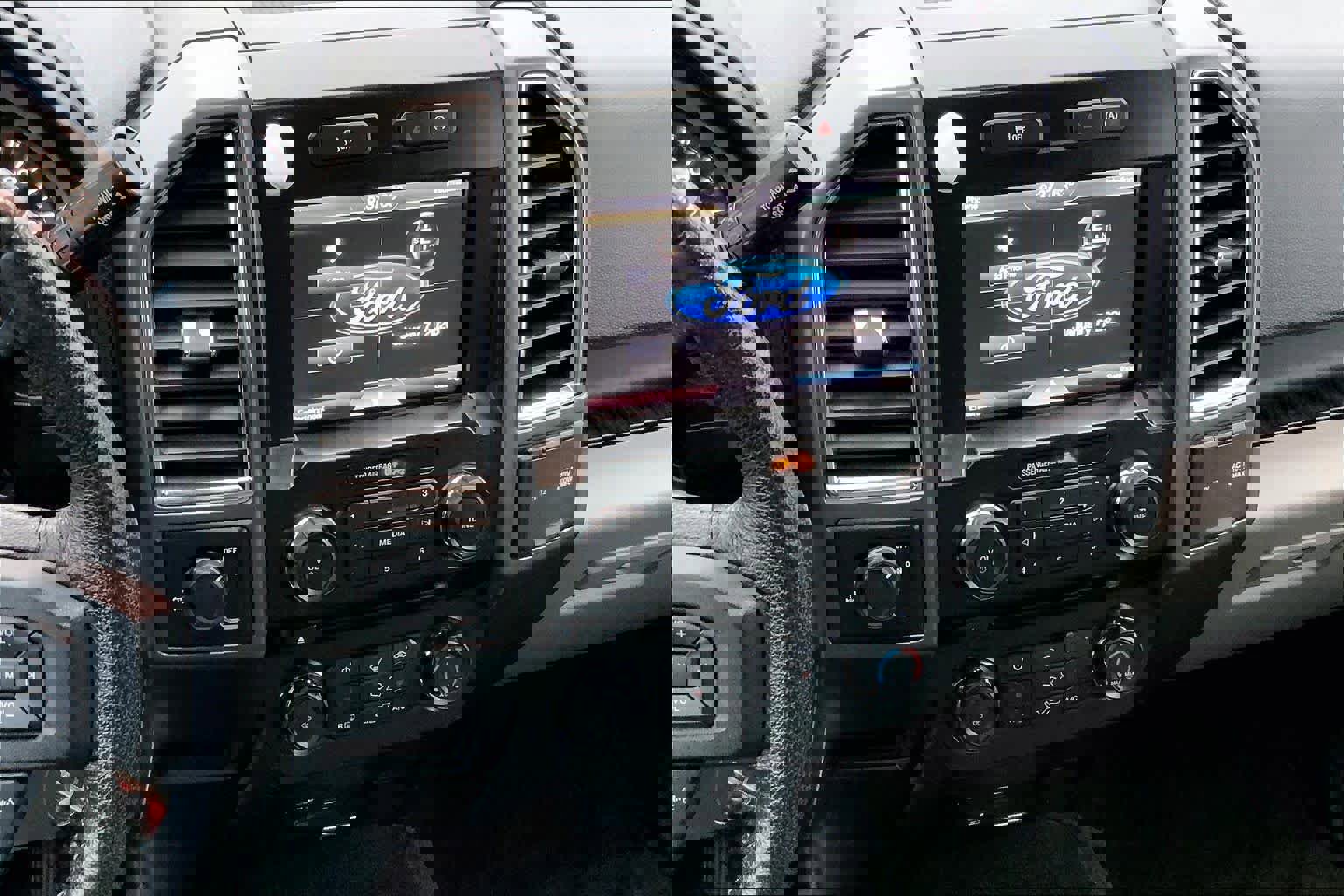 Used 2015 Ford F150 XLT w/ Equipment Group 302A Luxury image 6