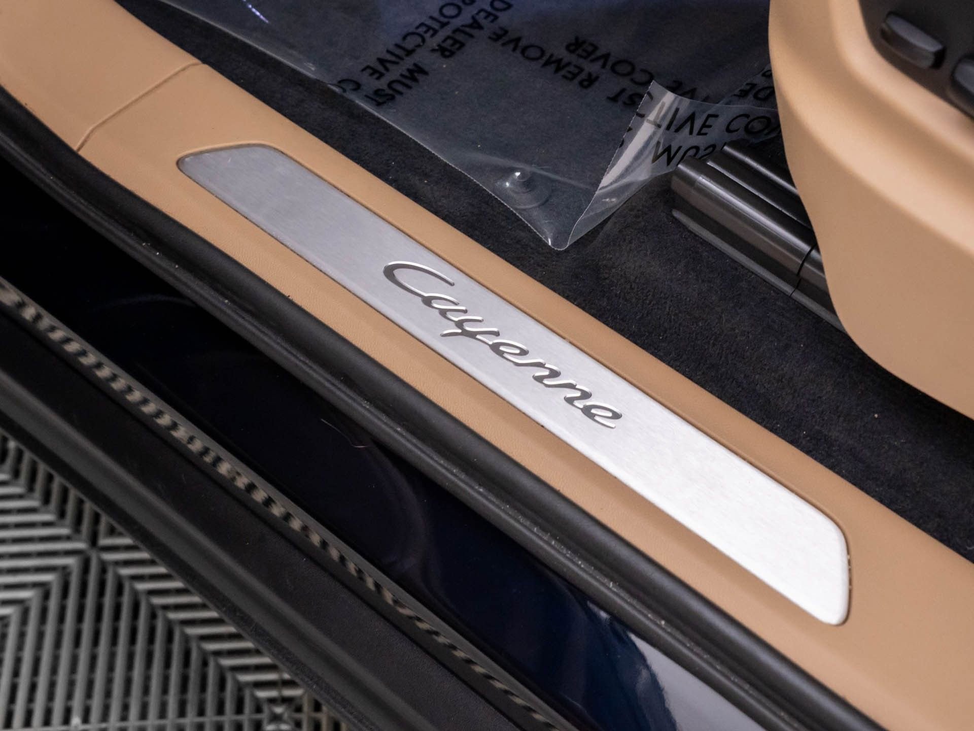 Certified 2023 Porsche Cayenne image 16