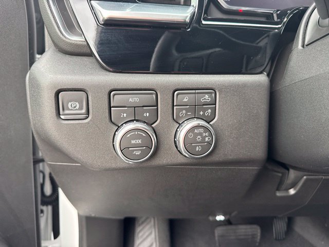 Used 2026 GMC Sierra 1500 SLT AWD/4WD image 13