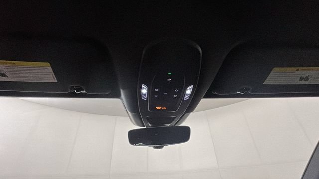 Used 2024 Porsche Cayenne AWD/4WD image 25