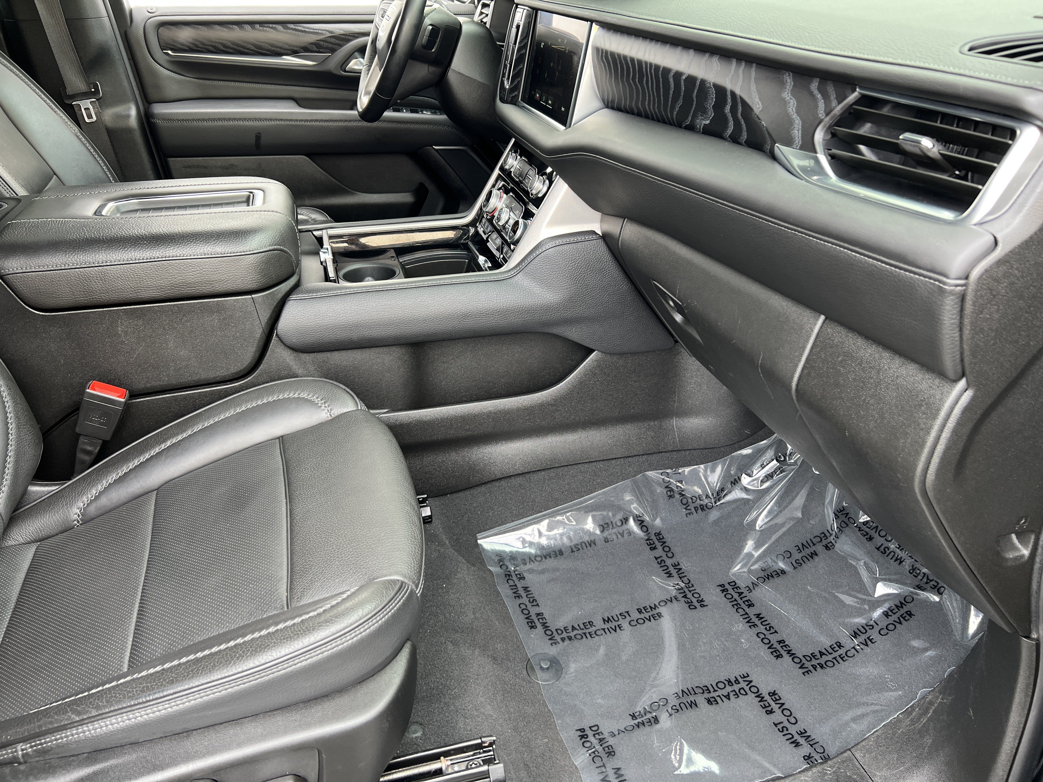 Used 2024 GMC Yukon XL Denali AWD/4WD image 26