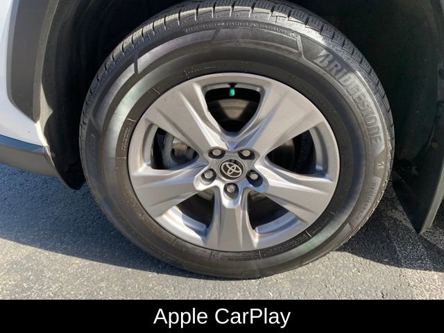 Used 2022 Toyota RAV4 XLE w/ Convenience Package image 10