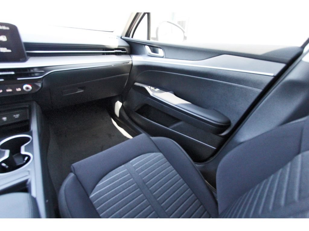 New 2026 Kia K5 LXS FWD image 11