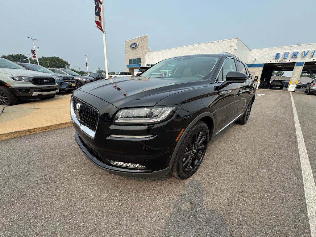 Used 2023 Lincoln Nautilus Reserve w/ Equipment Group 202A AWD/4WD image 4
