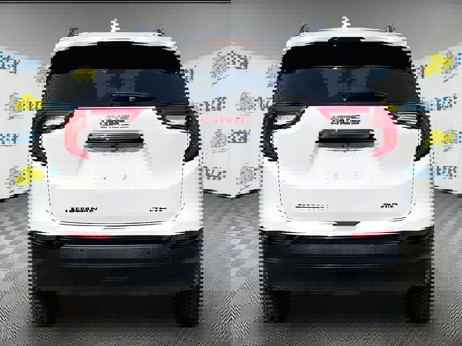 Used 2023 GMC Terrain SLE w/ Driver Convenience Package image 5