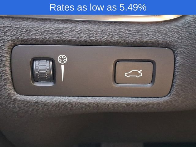 Certified 2022 Volvo XC60 B5 Momentum w/ Climate Package image 28