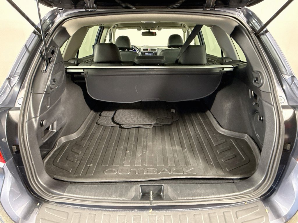 Used 2016 Subaru Outback 3.6R Limited AWD/4WD image 28