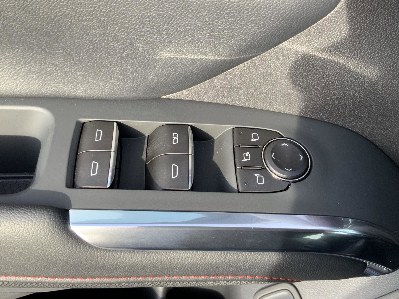 New 2026 Chevrolet Traverse RS w/ LPO, Floor Liner Package image 30