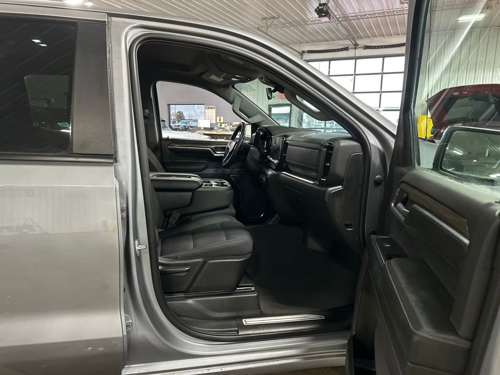 Used 2023 Chevrolet Silverado 1500 LT image 27