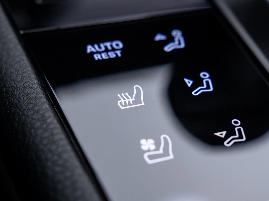 Certified 2025 Porsche Macan image 29