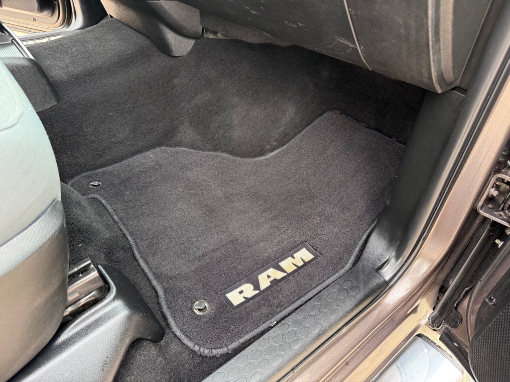 Used 2018 RAM 2500 Tradesman w/ Chrome Appearance Group AWD/4WD image 28