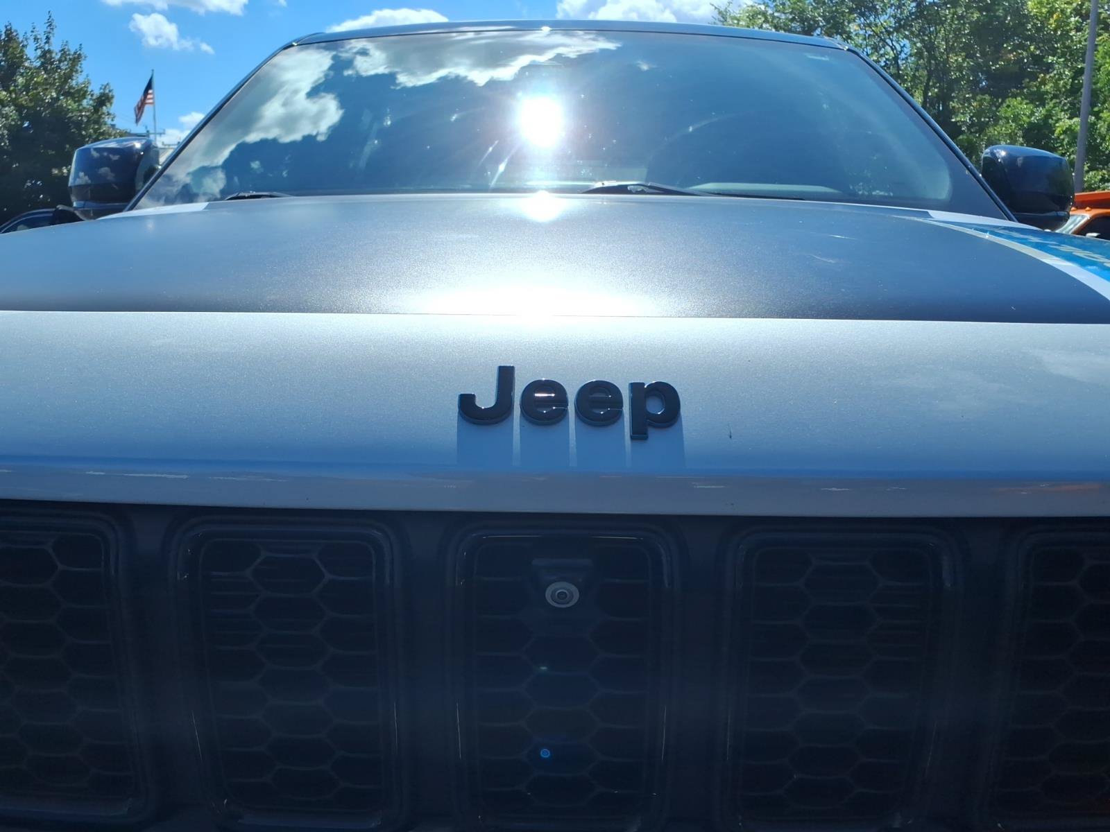 Certified 2023 Jeep Grand Cherokee Trailhawk w/ Luxury Tech Group III AWD/4WD image 11