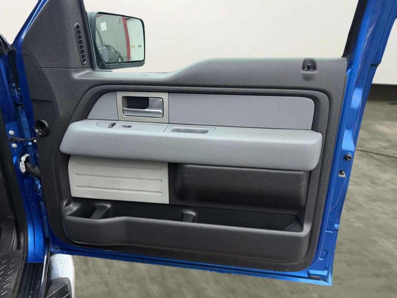 Used 2011 Ford F150 STX w/ STX Decor Pkg image 23