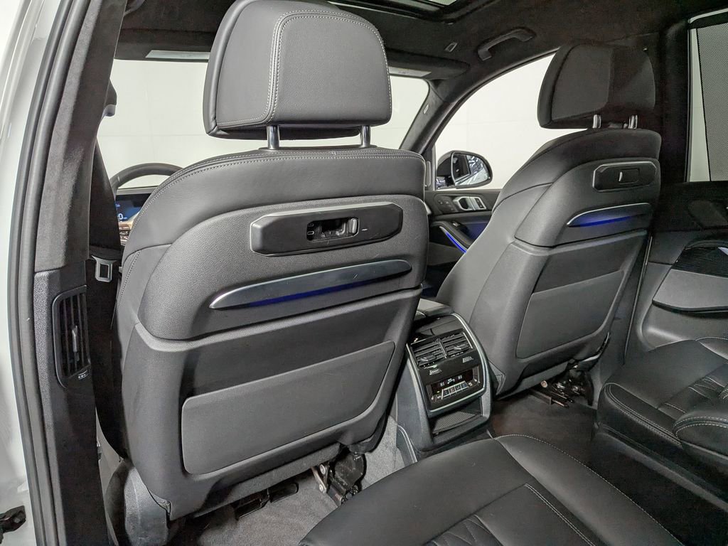 Used 2024 BMW X7 xDrive40i w/ Executive Package image 51