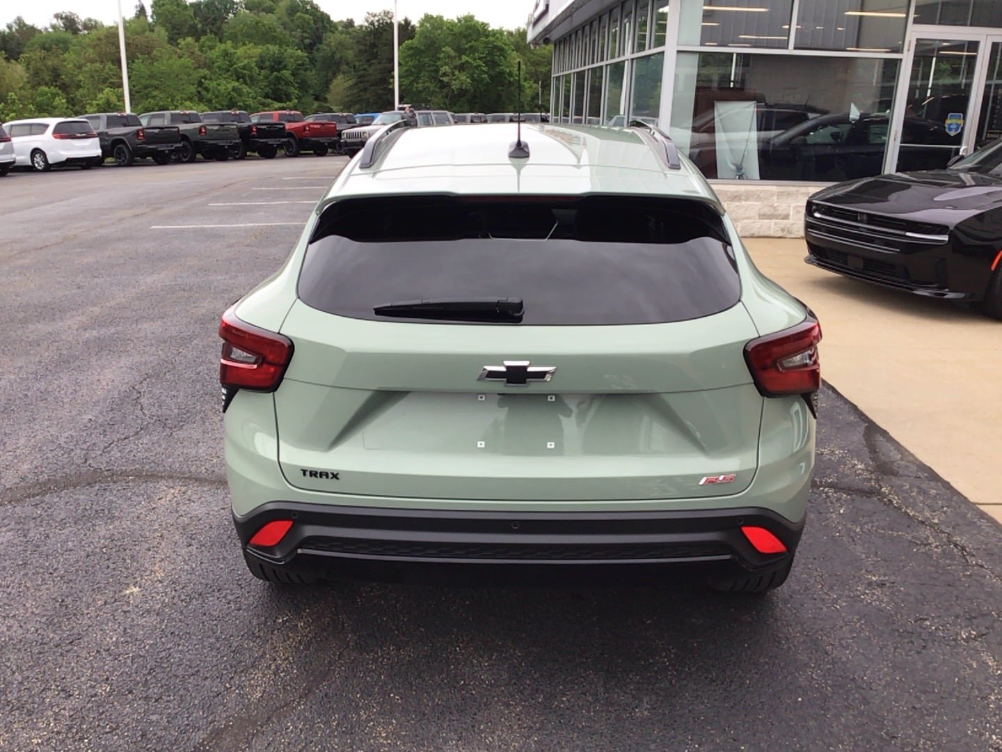 Used 2024 Chevrolet Trax RS w/ Sunroof Package FWD image 4