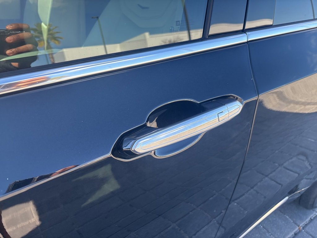 Certified 2024 Cadillac XT6 Premium Luxury w/ LPO, Floor Liner Package image 9