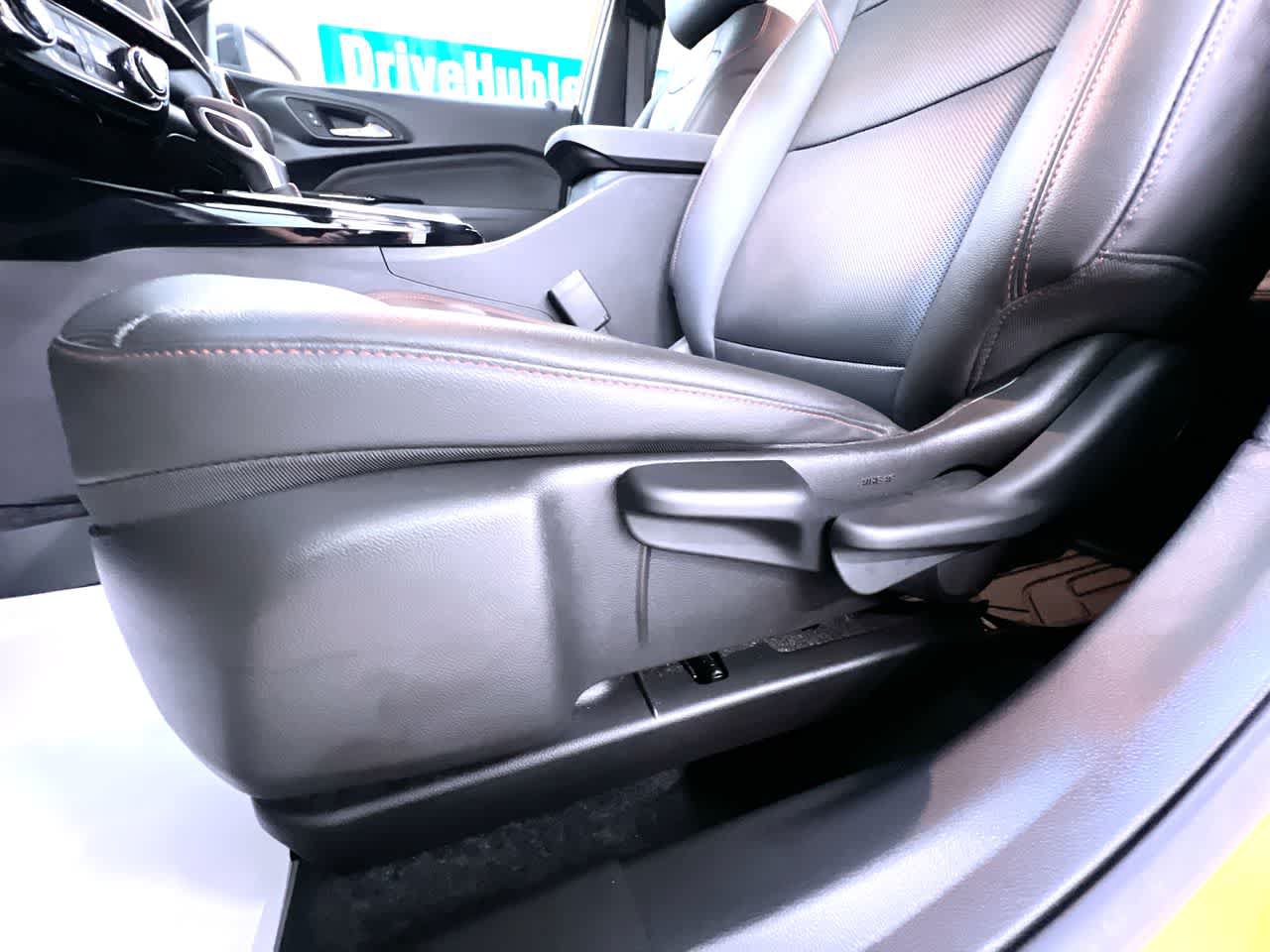 Used 2024 Chevrolet Trax RS w/ Sunroof Package FWD image 13