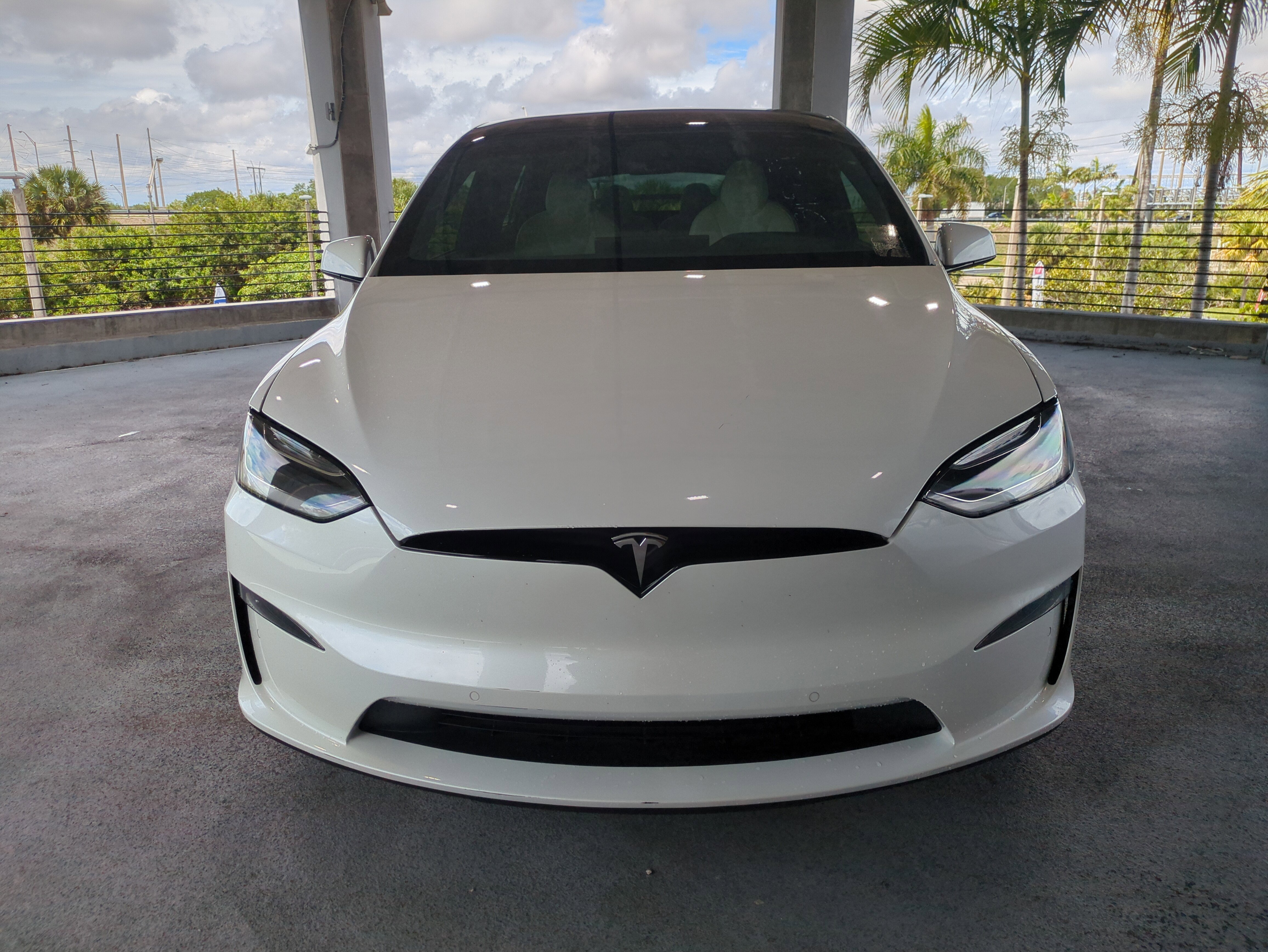 Used 2022 Tesla Model X Plaid image 3