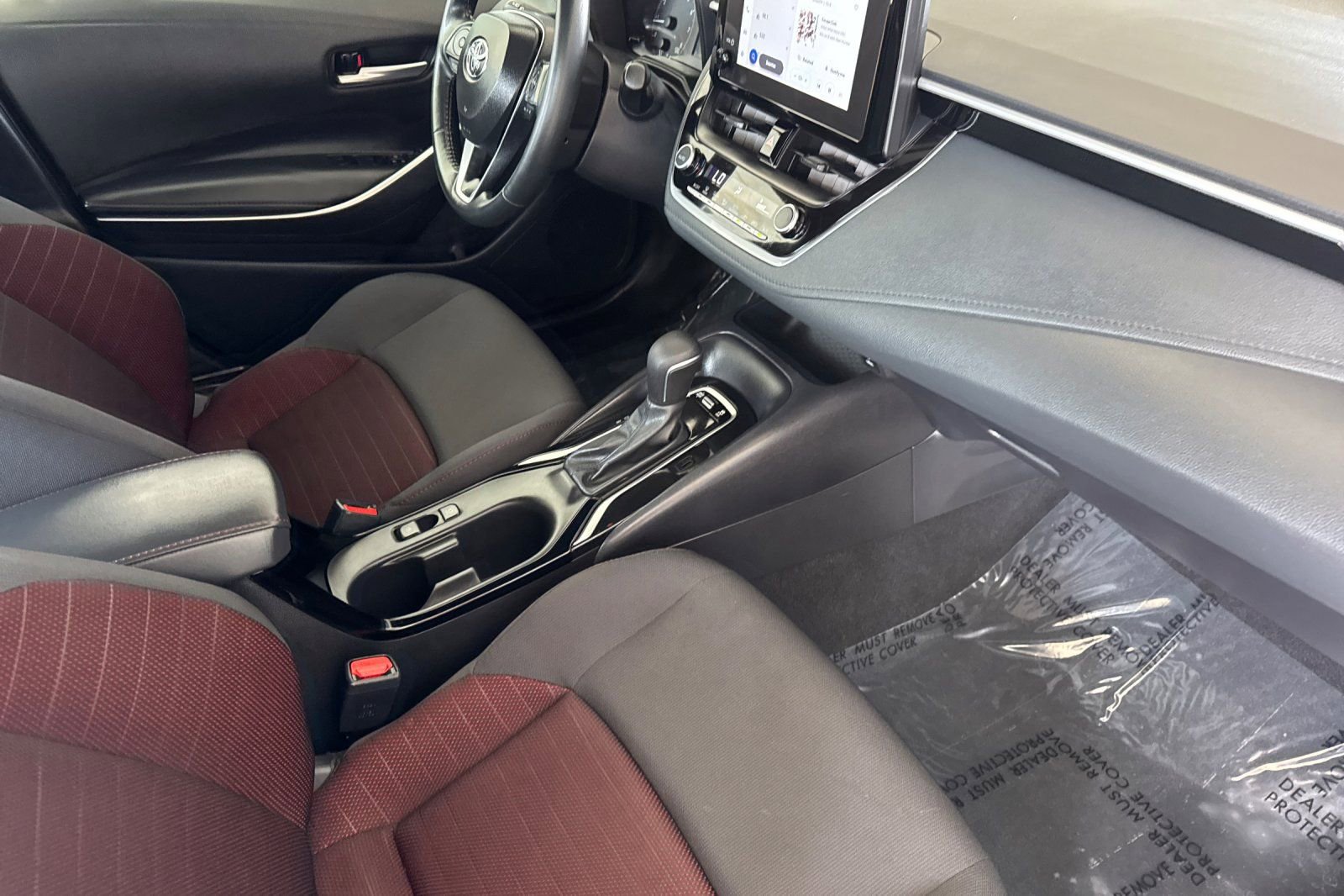 Used 2025 Toyota Corolla SE w/ Convenience Package image 16