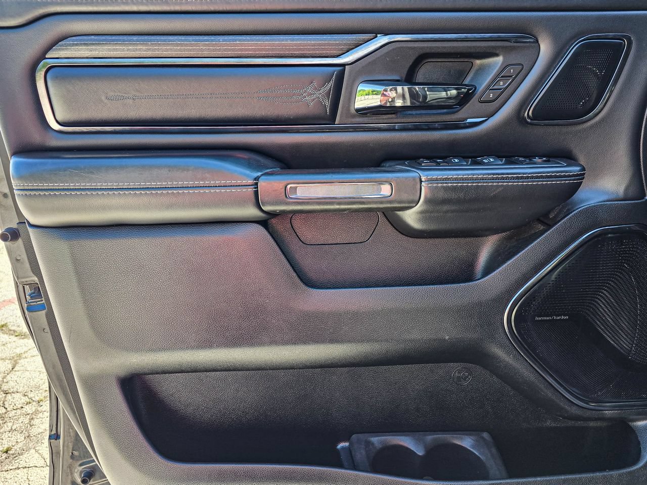 Used 2022 RAM 1500 Limited AWD/4WD image 17