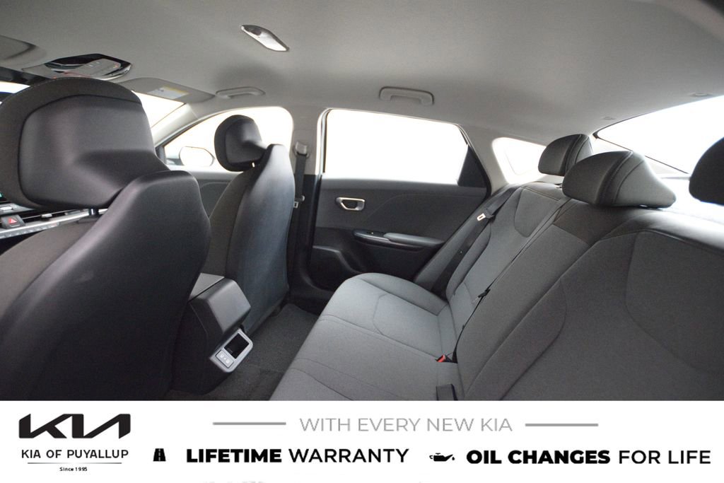 New 2025 Kia K4 LXS image 12