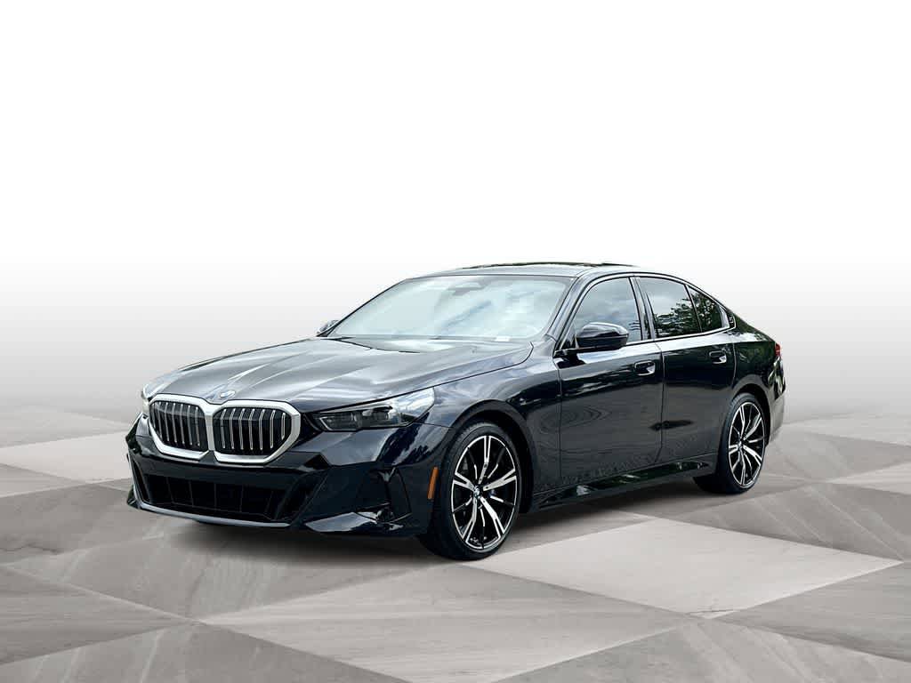 Used 2026 BMW 530i w/ M Sport Package RWD image 4