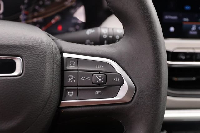 Used 2025 Jeep Compass Limited AWD/4WD image 12
