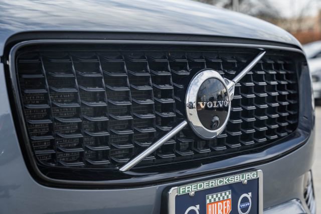 Used 2022 Volvo XC90 T8 R-Design w/ Advanced Package image 12