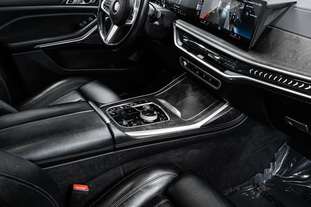 Used 2023 BMW X7 xDrive40i w/ M Sport Package image 30