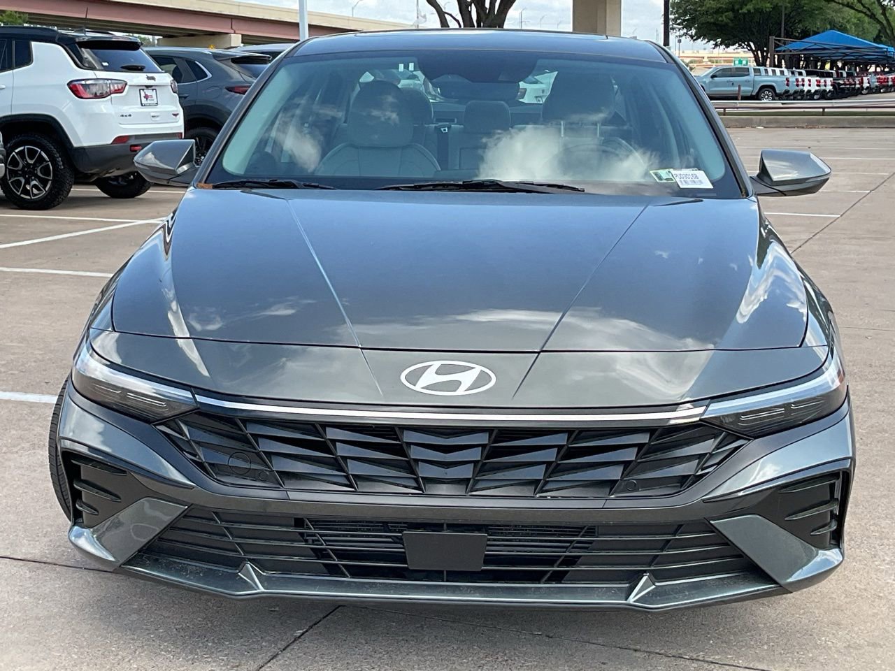 Used 2025 Hyundai Elantra Limited image 3