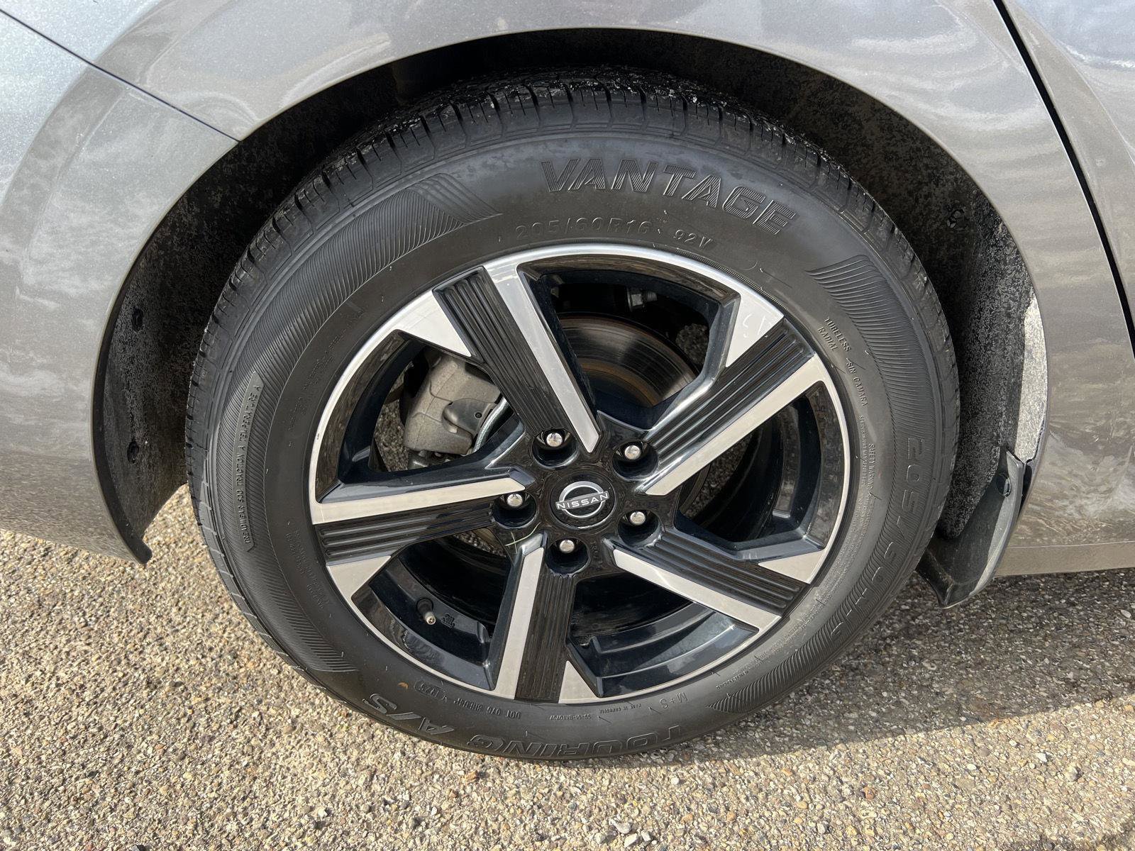 Used 2024 Nissan Sentra SV image 38