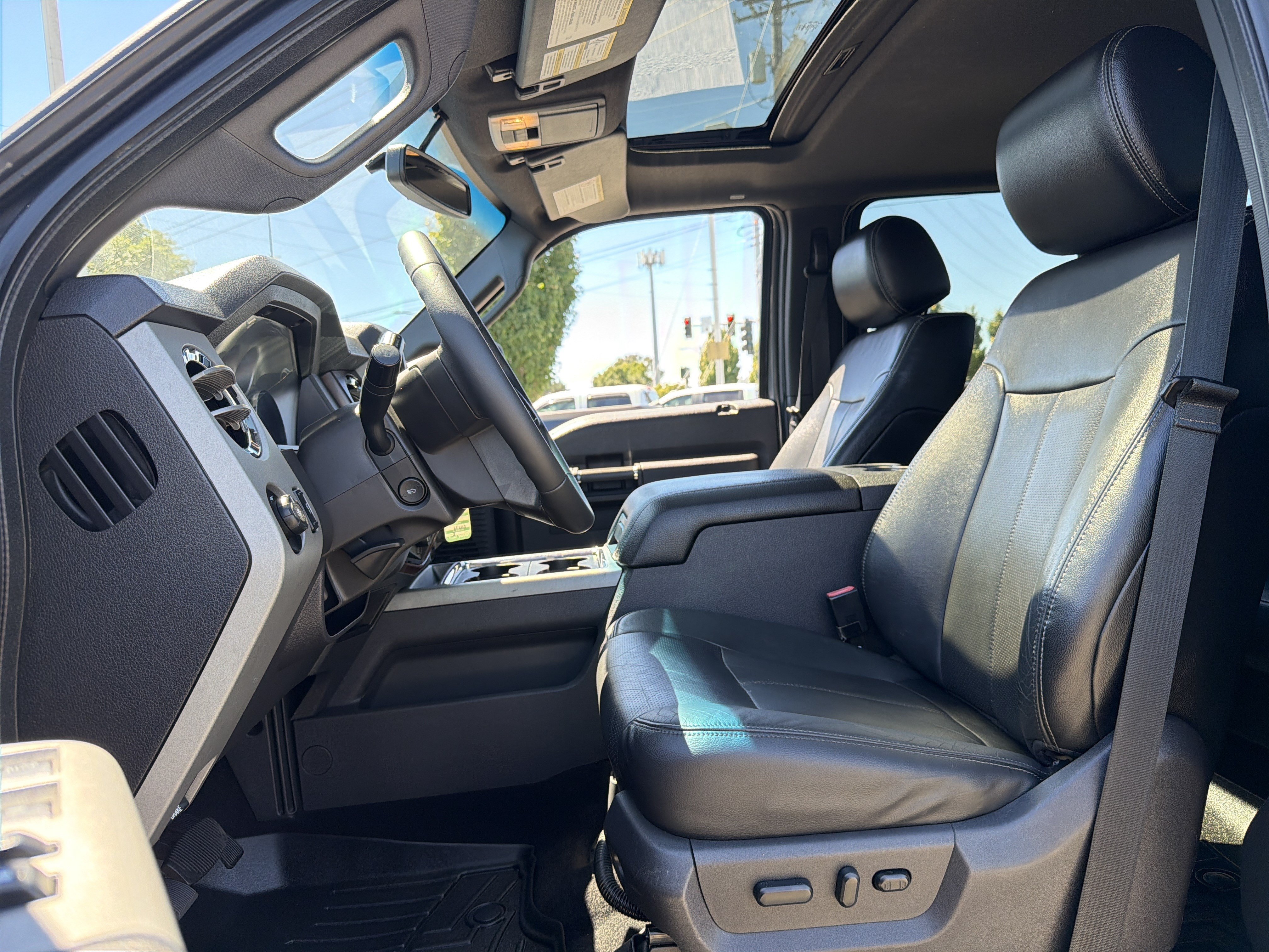 Used 2016 Ford F350 Lariat w/ Lariat Ultimate Package AWD/4WD image 10