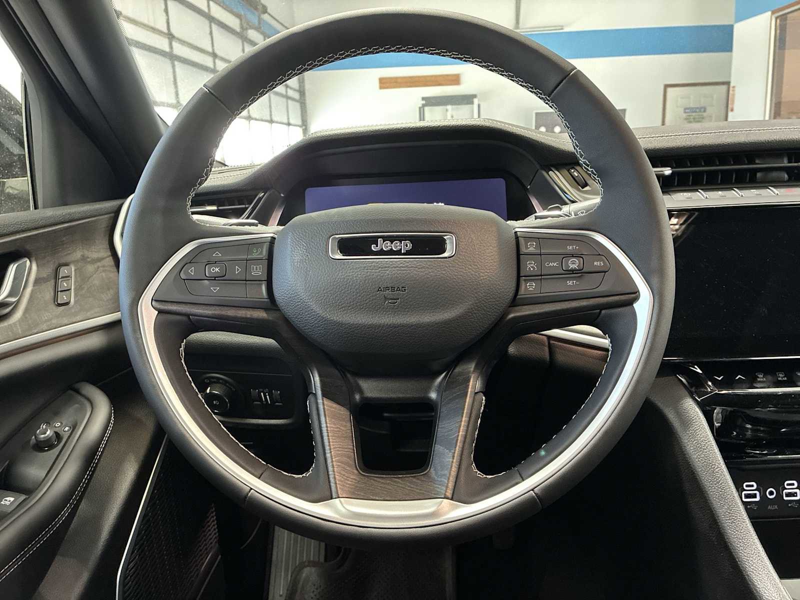 New 2026 Jeep Grand Cherokee L Limited image 11