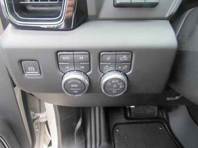Used 2026 GMC Sierra 3500 AT4 w/ Technology Package AWD/4WD image 13