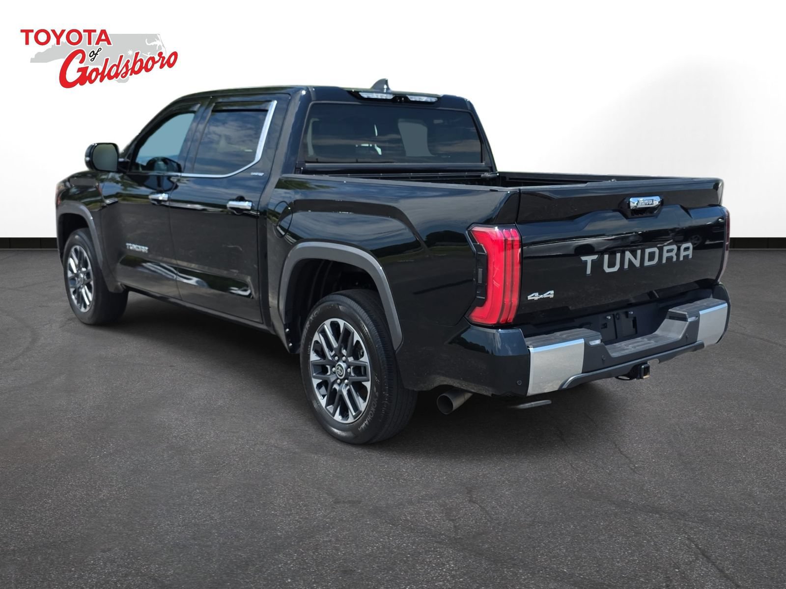 Used 2024 Toyota Tundra Limited AWD/4WD image 7