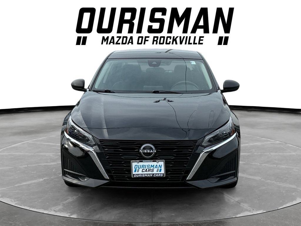 Used 2024 Nissan Altima 2.5 SV FWD image 8