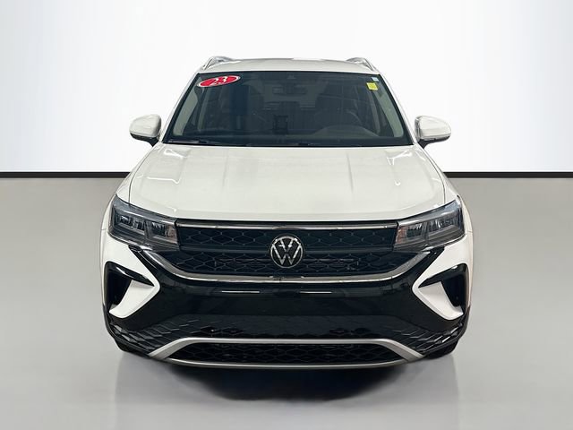 Used 2023 Volkswagen Taos SE image 4