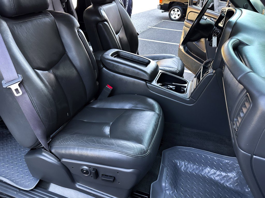 Used 2005 GMC Sierra 3500 SLT image 26