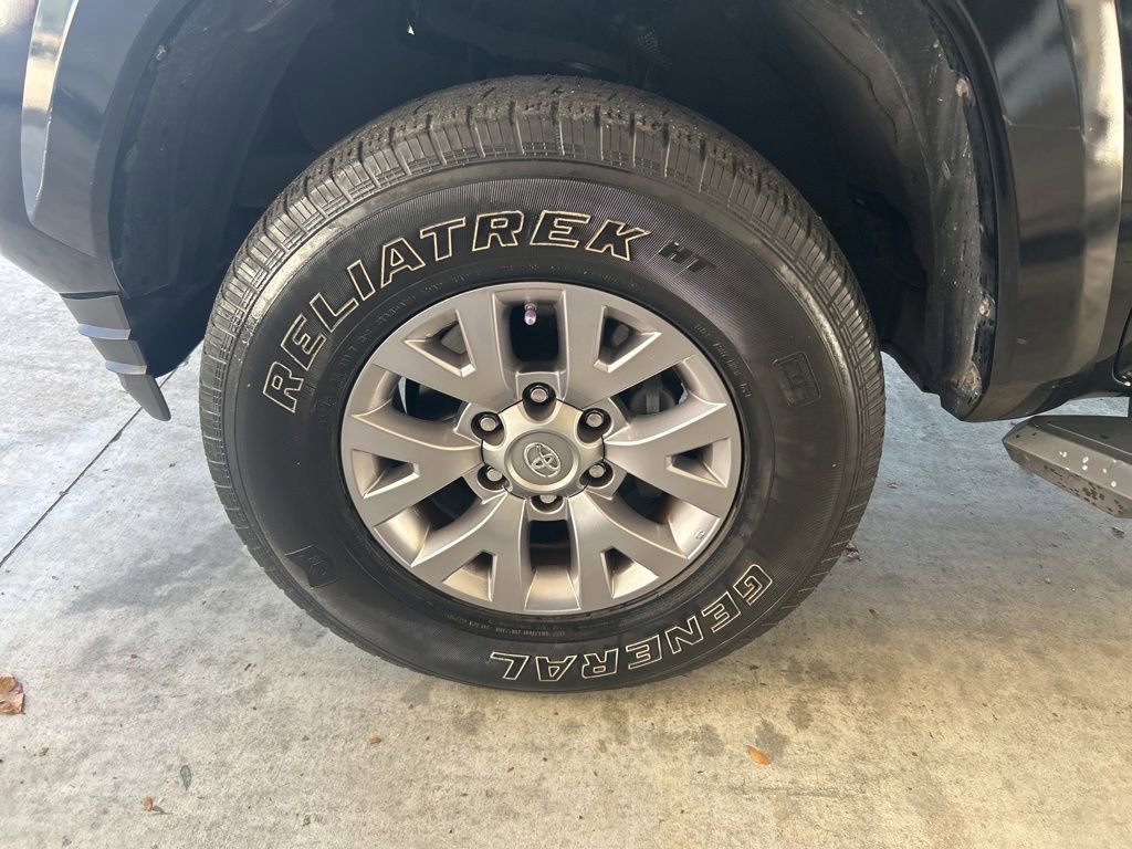 Used 2017 Toyota Tacoma SR5 w/ Tow Package image 13