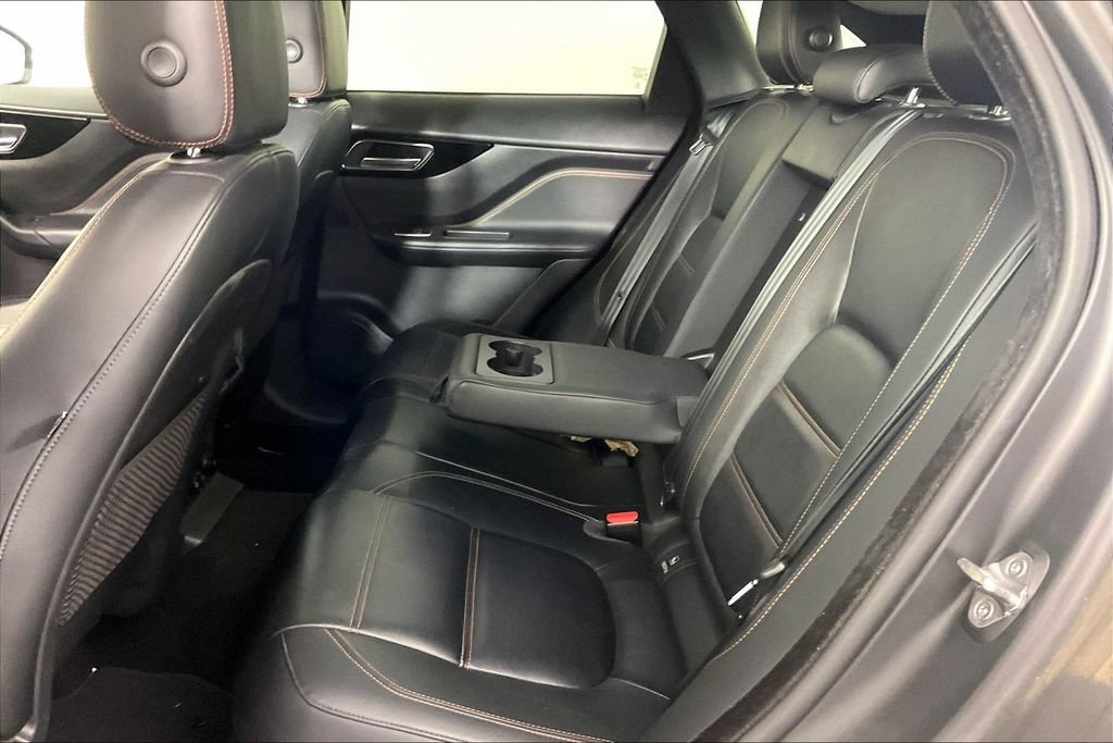 Used 2020 Jaguar F-PACE Prestige AWD/4WD image 2