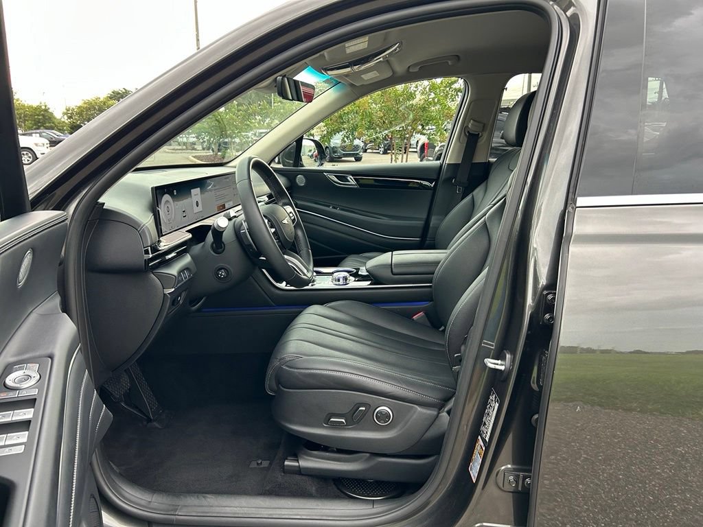 Used 2025 Genesis GV80 2.5T Standard AWD/4WD image 15