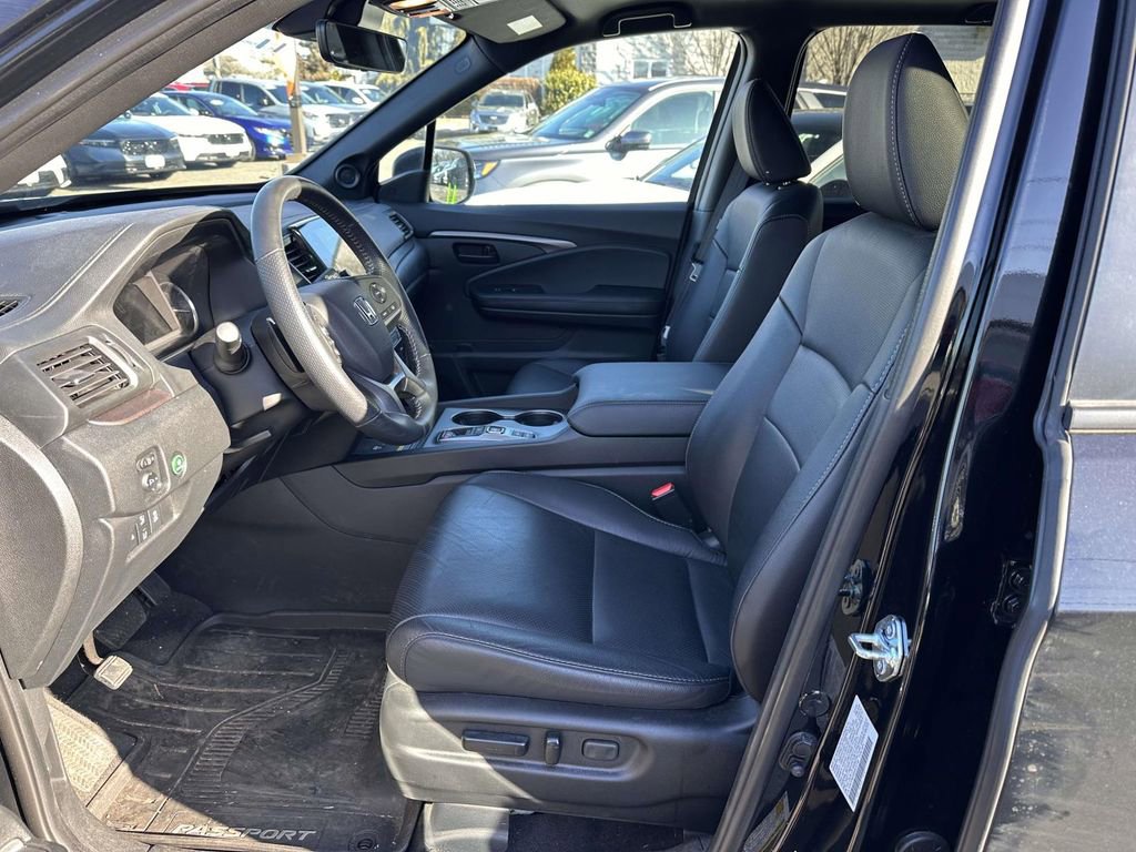 Used 2025 Honda Passport EX-L image 12