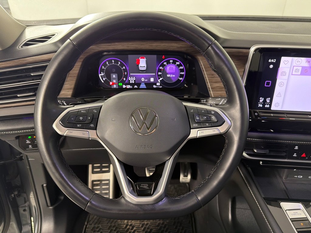Used 2024 Volkswagen Atlas SEL Premium R-Line image 16
